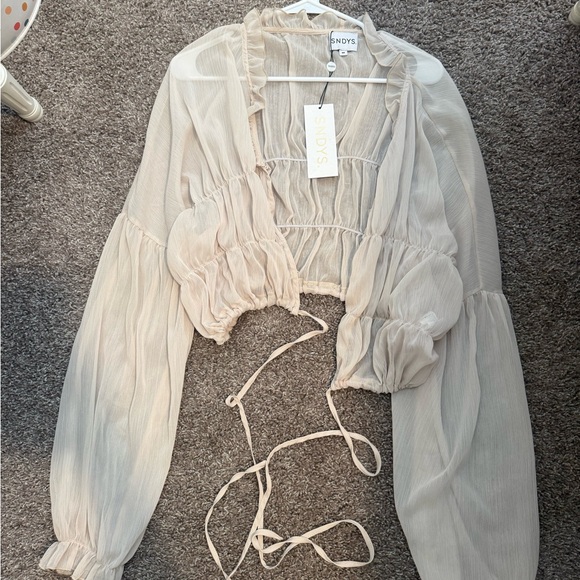 Chic Cream Ruffle Blouse - Picture 2 of 3